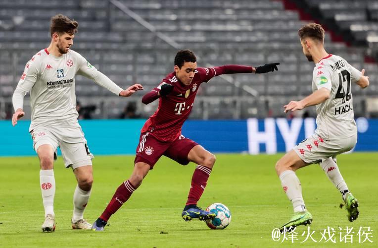 战绩碾压!拜仁主场对美因茨8连胜,得失球40-7 战绩碾压!拜仁主场对美因茨8连胜,得失球40-7